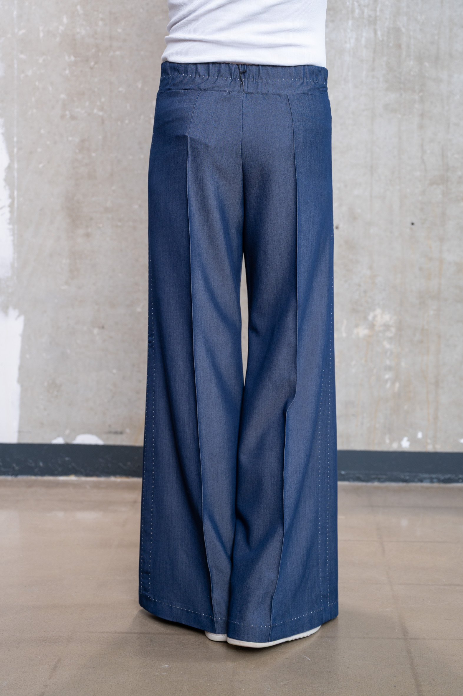 SASSENBACH_Style Hose Jade Stich 