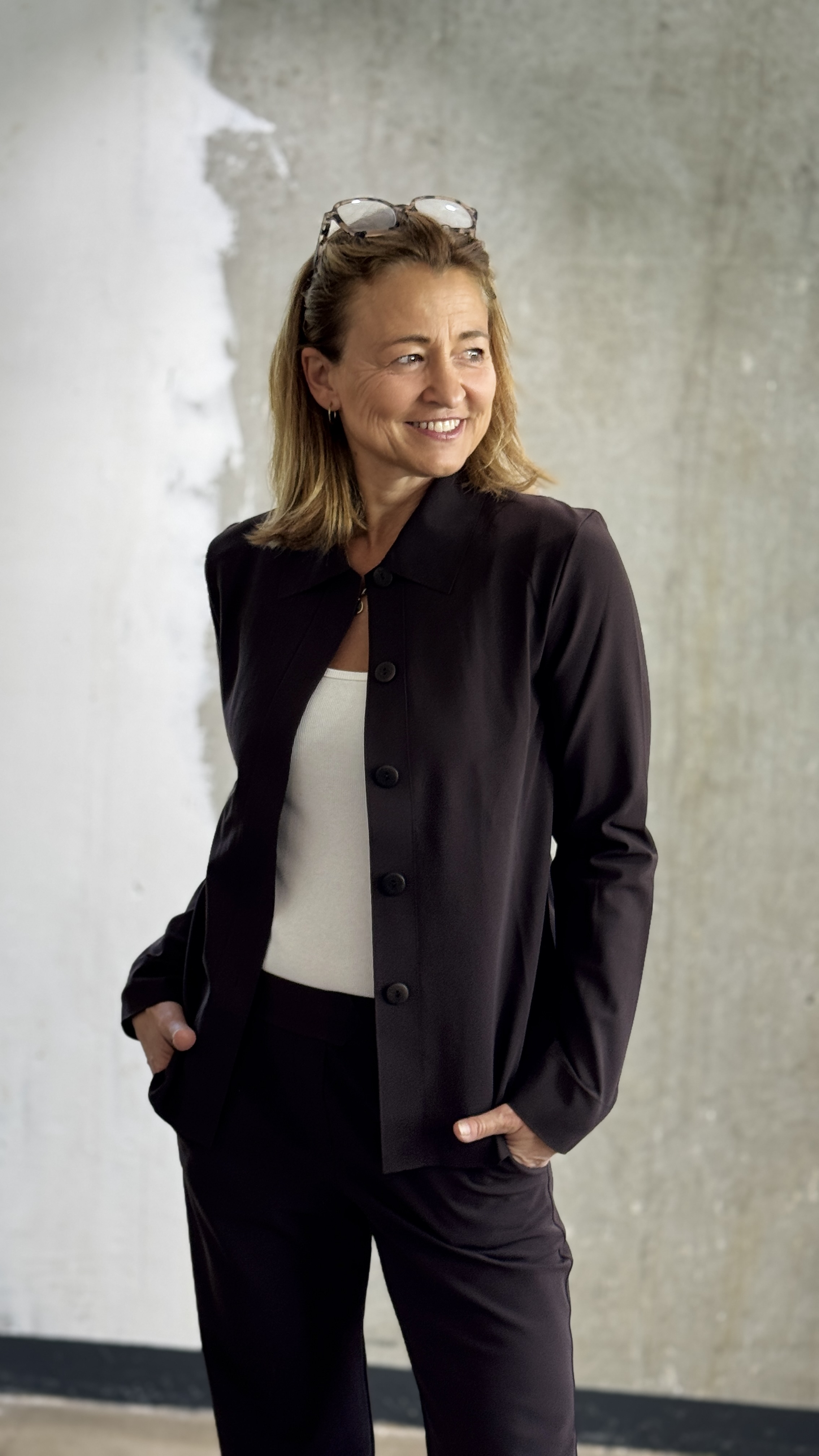SASSENBACH_Style Bluse ALMUT schoko & schwarz