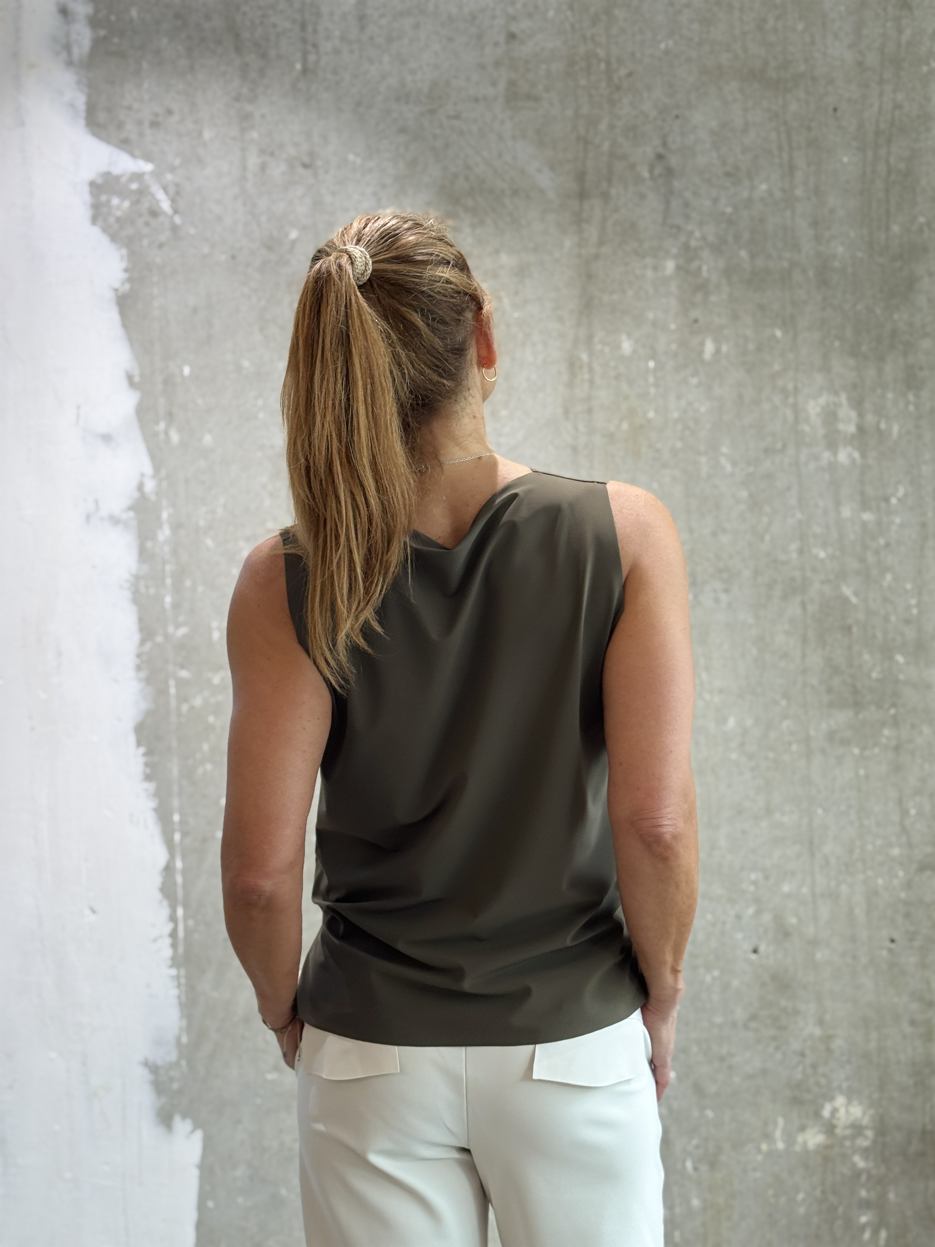 SASSENBACH_STYLE Top KOLUMBA khaki
