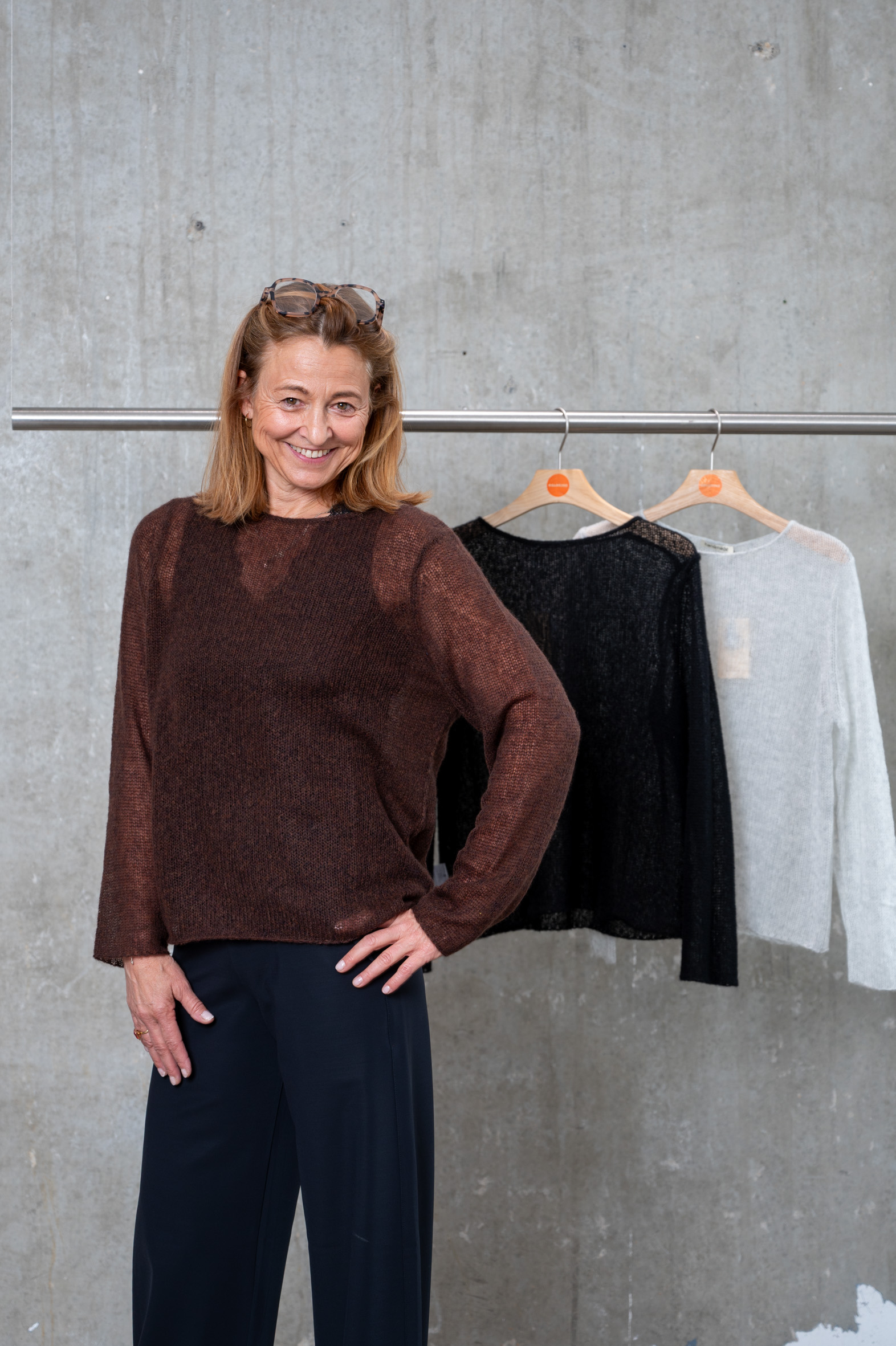 HANDMADE Pullover in 4 Farben