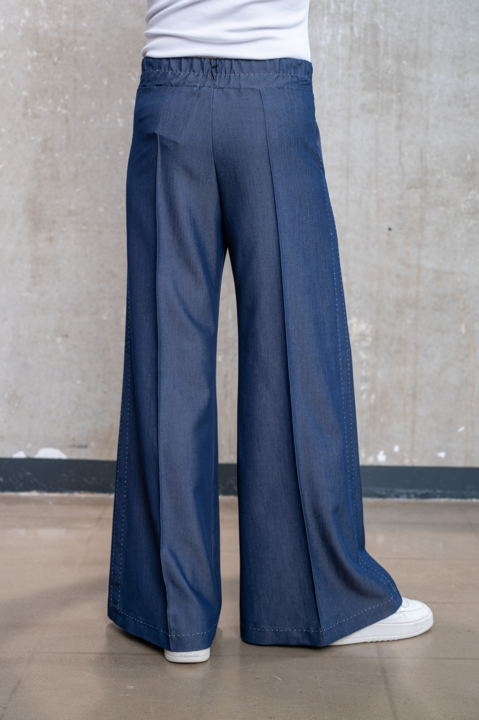 SASSENBACH_Style Hose Jade Stich 