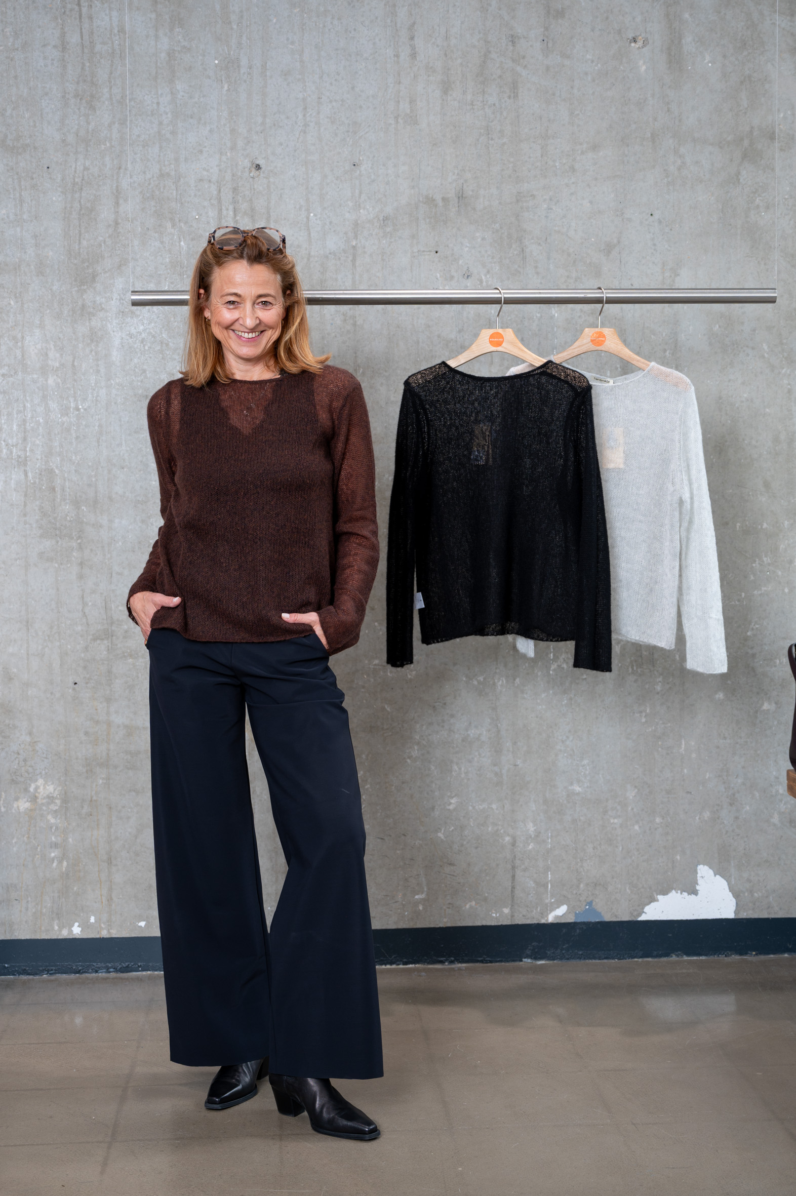 HANDMADE Pullover in 4 Farben