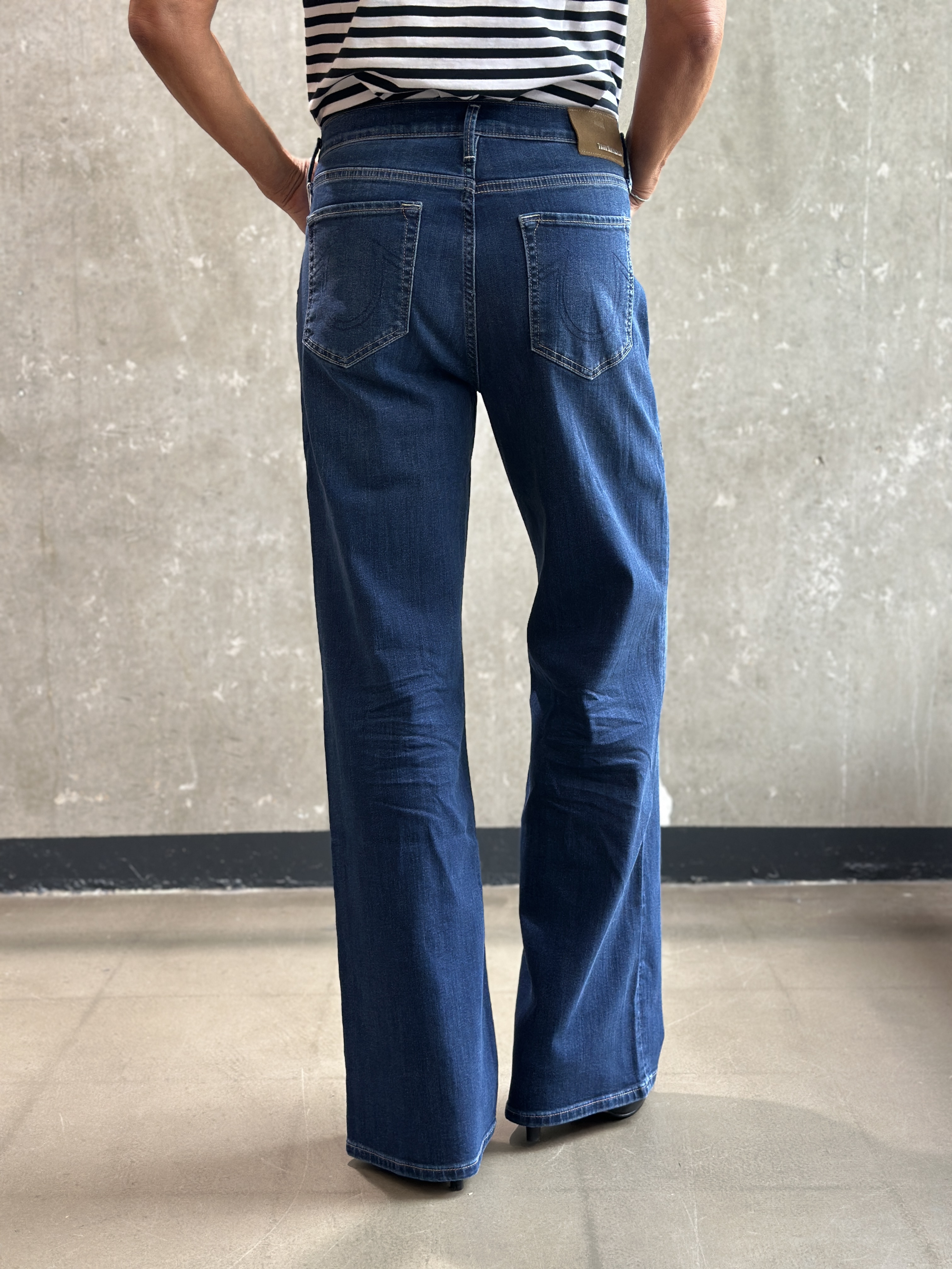 TRUE RELIGION SHIRLEY BAGGY WID (clean)