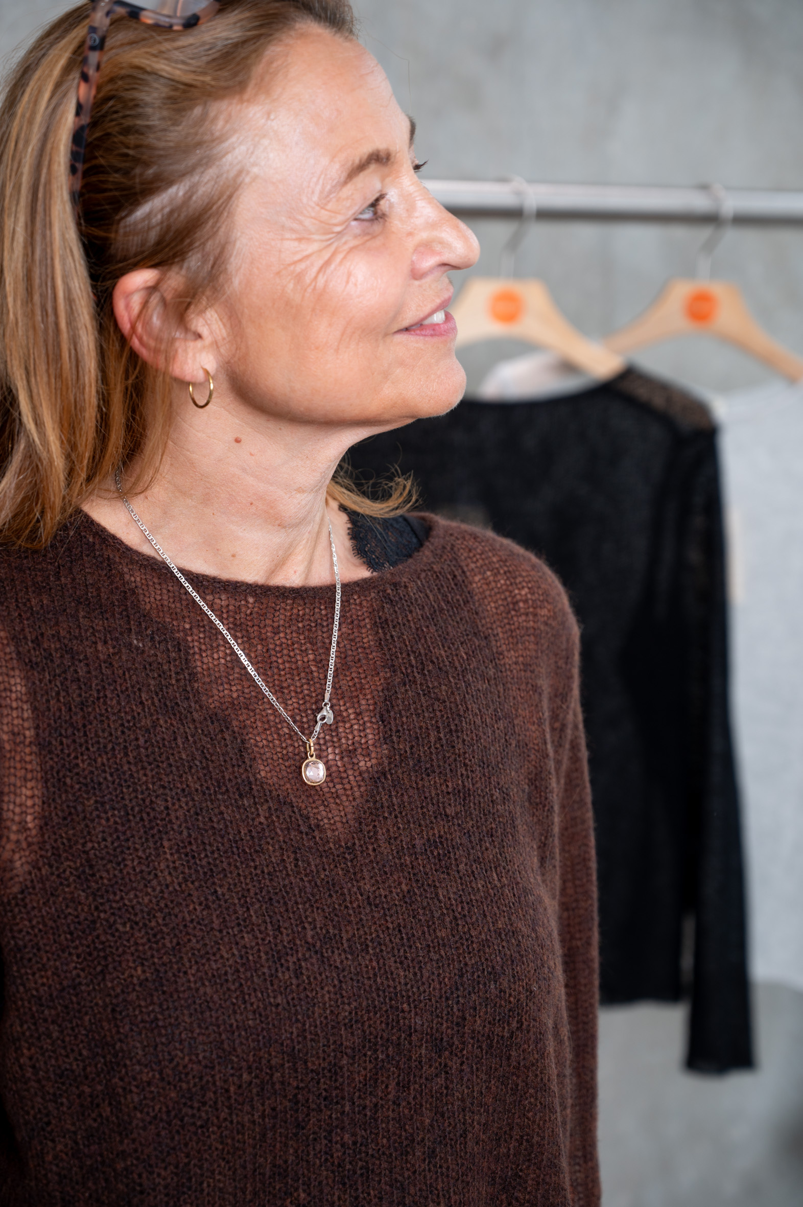 HANDMADE Pullover in 4 Farben