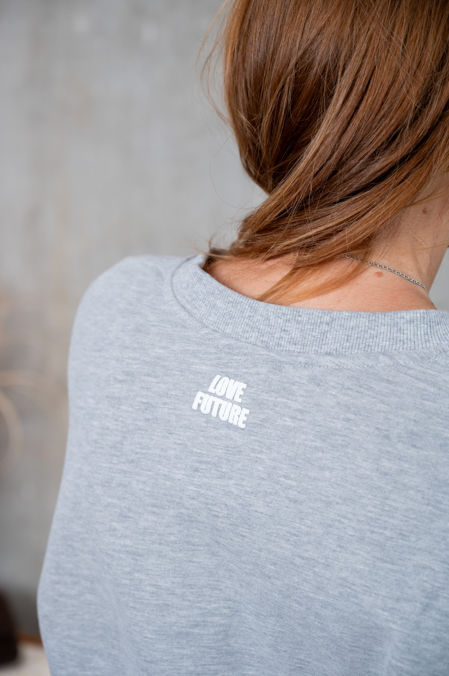 LOVE FUTURE Sweatshirt dunkelblau & hellgrau